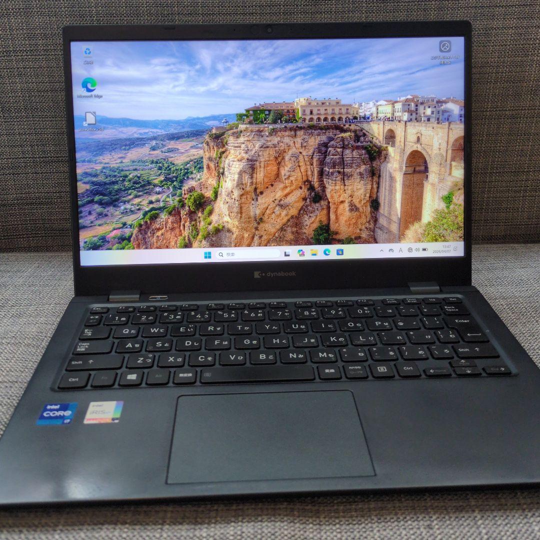 Dynabook G83/HS 第11世代i7★高性能CPU/16G/512G