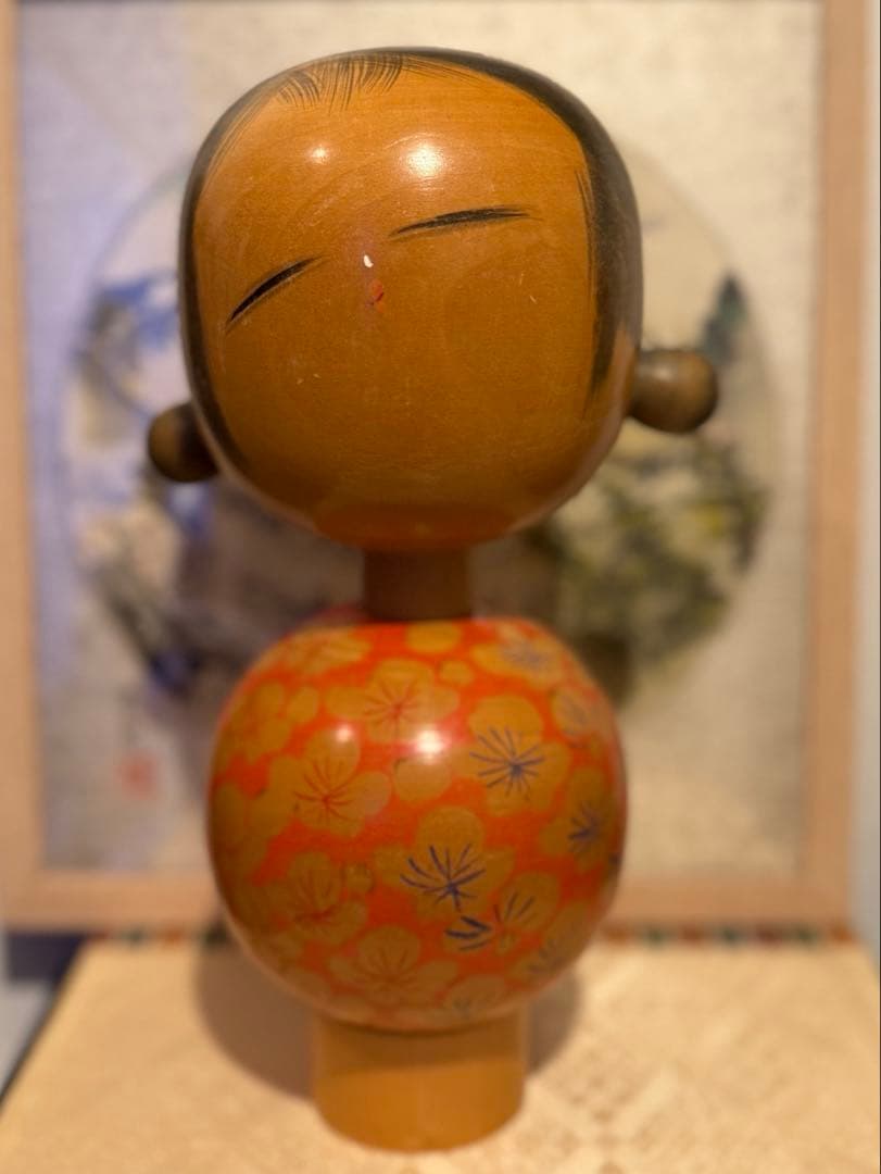 創作こけし　梅と少女　25cm 作家：梅木文（署名あり）