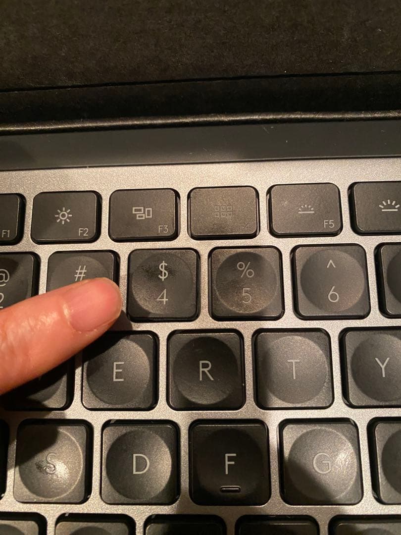 Logitech MX ワイヤレスキーボード（KX800M)
