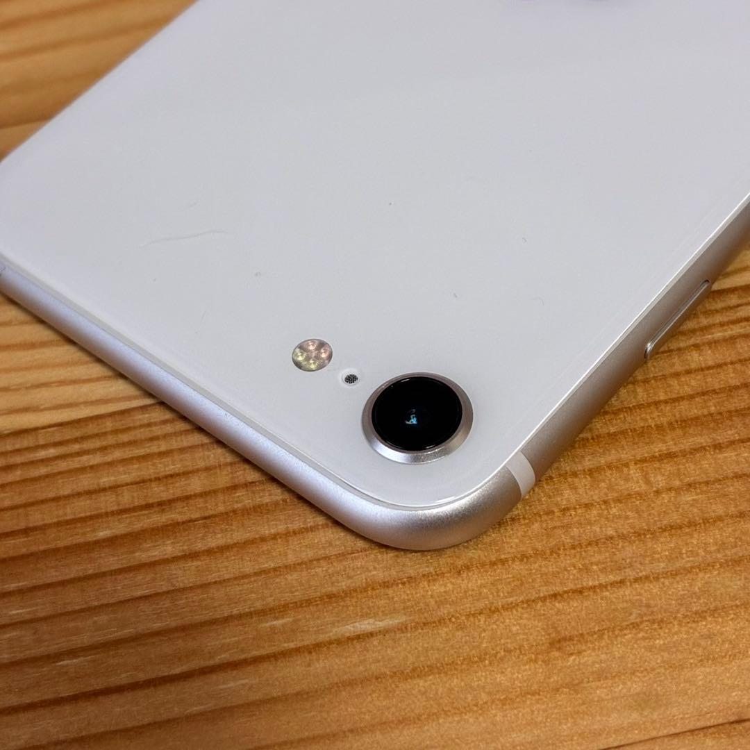 バッテリー新品　iPhoneSE第3世代64GB SIMフリー　美品　おまけ有り