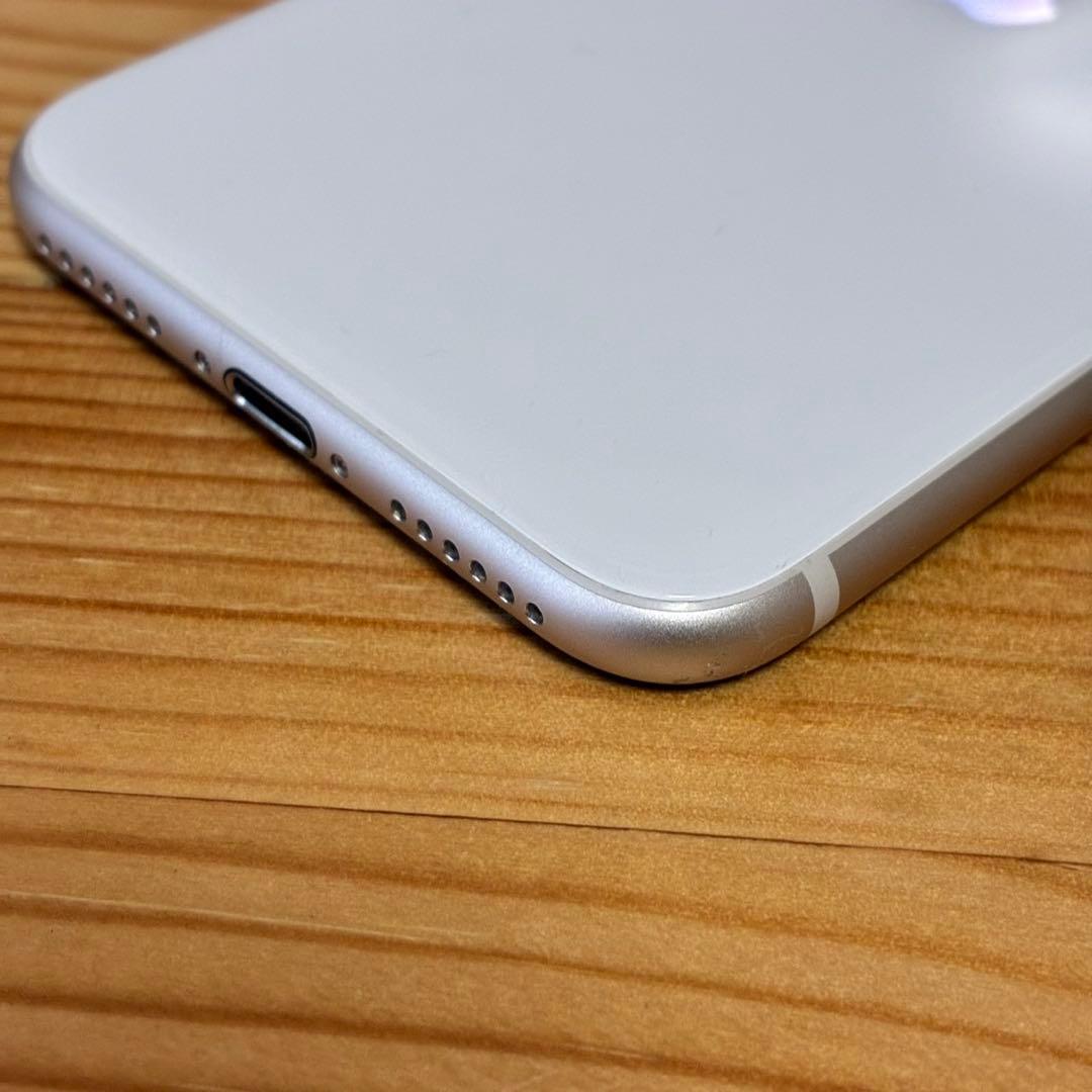 バッテリー新品　iPhoneSE第3世代64GB SIMフリー　美品　おまけ有り