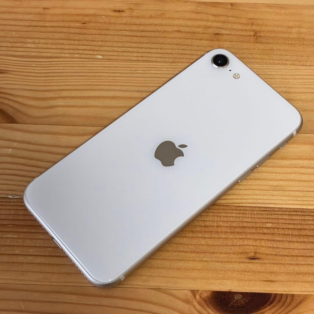 バッテリー新品　iPhoneSE第3世代64GB SIMフリー　美品　おまけ有り