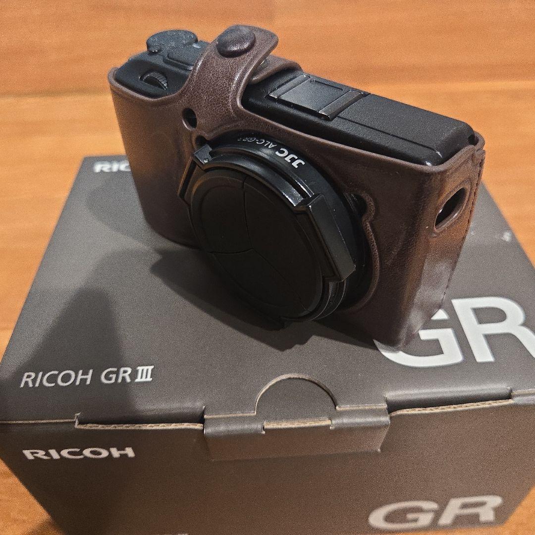 RICOH GR3 カバー、アダプター等付属品多数
