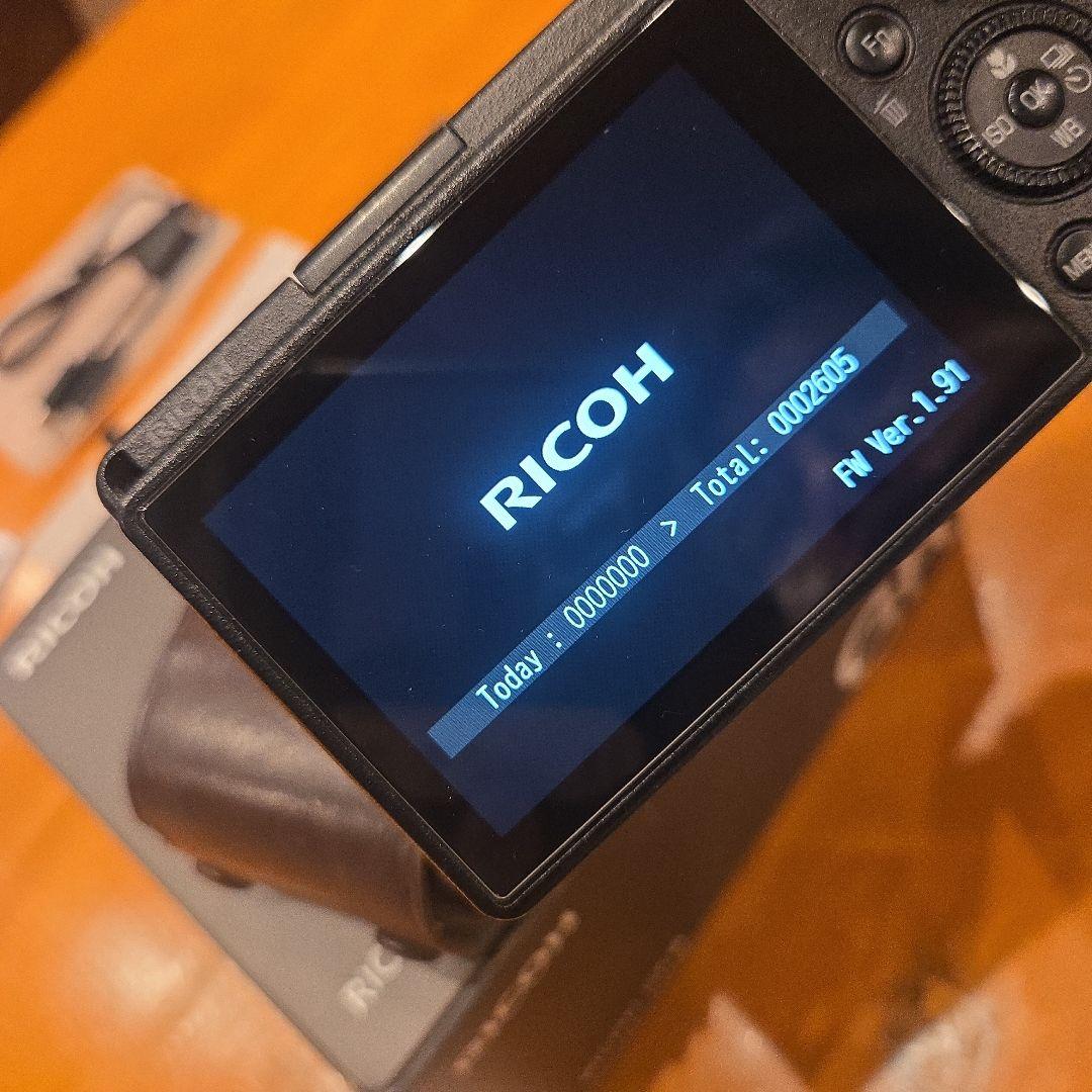 RICOH GR3 カバー、アダプター等付属品多数