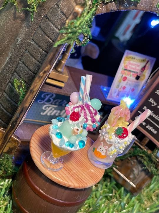 ミニチュアカクテルおもちゃと友達