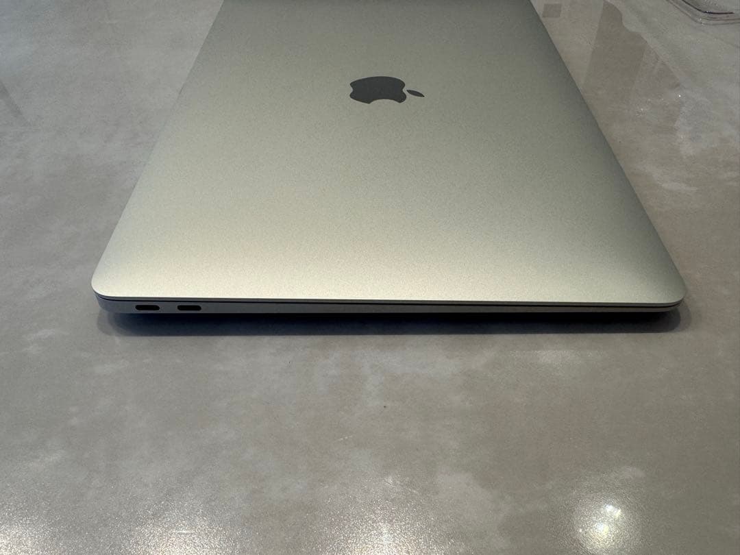 Apple MacBook Air シルバー 本体 2019年モデル