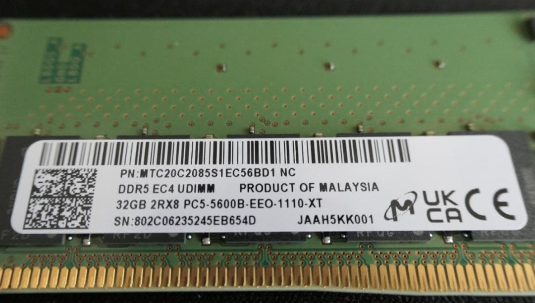 Micron MTC20C2085S1EC56BD1R DDR5 32GB ①