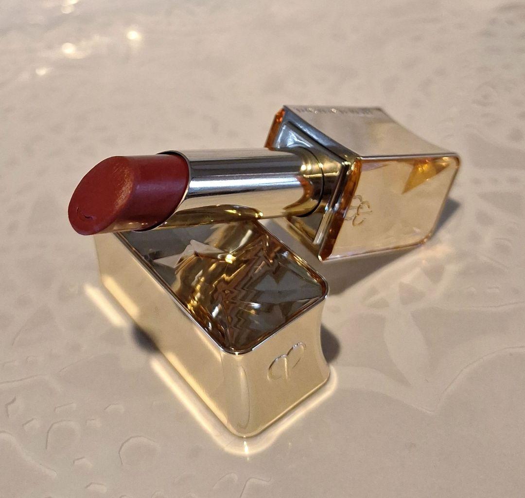 クレ・ド・ポーボーテル・ルージュプレシュー1Tender Red Emerald