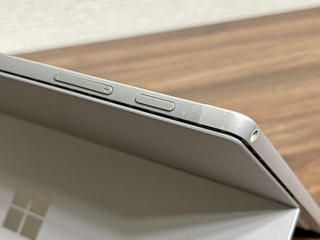 Microsoft Surface Pro 7本体 + キーボード + 社外ペン