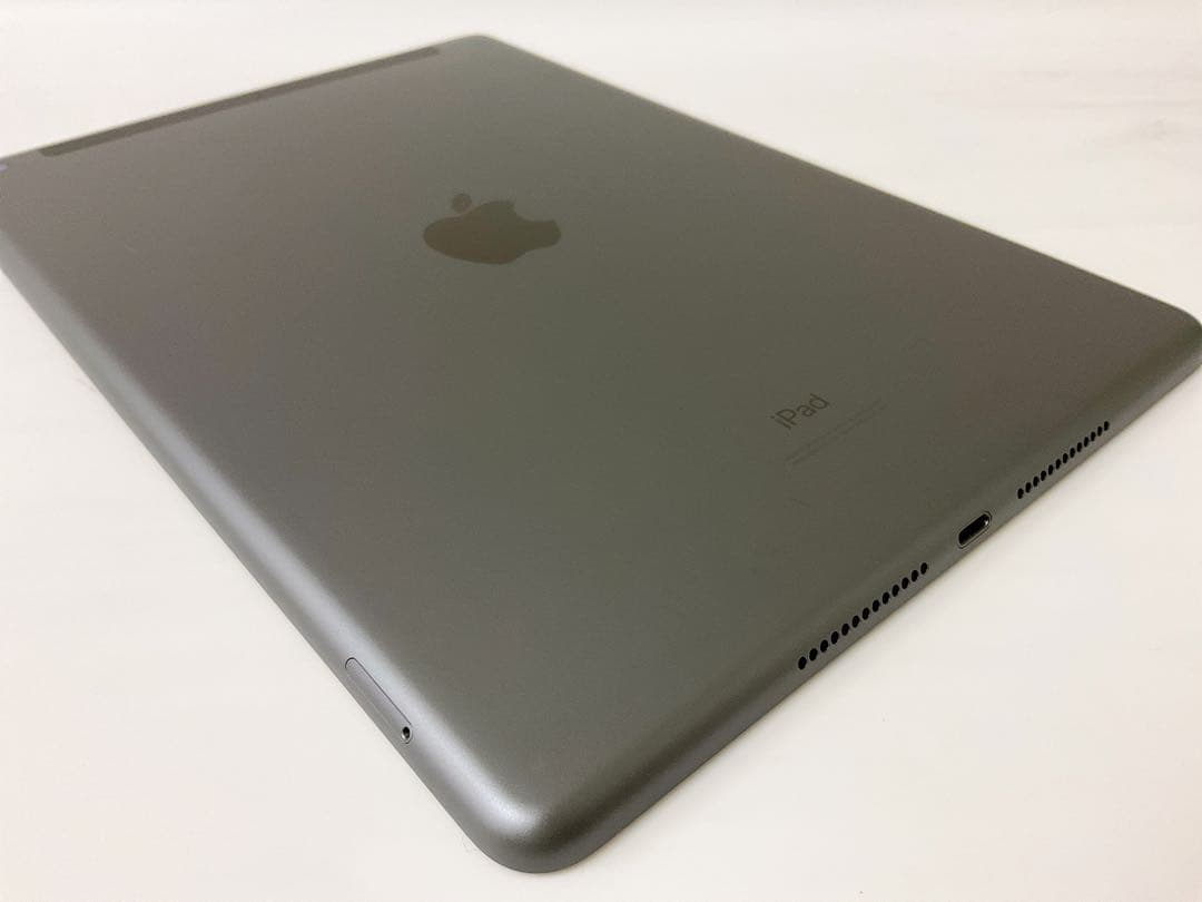 【超美品・BT98％】iPad 第8世代 32GB Cellularモデル