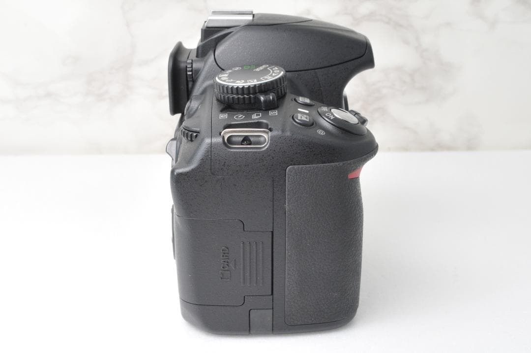 新品級のショット数❣️Nikon D3100⭐️スマホ転送 一眼レフカメラ ニコン