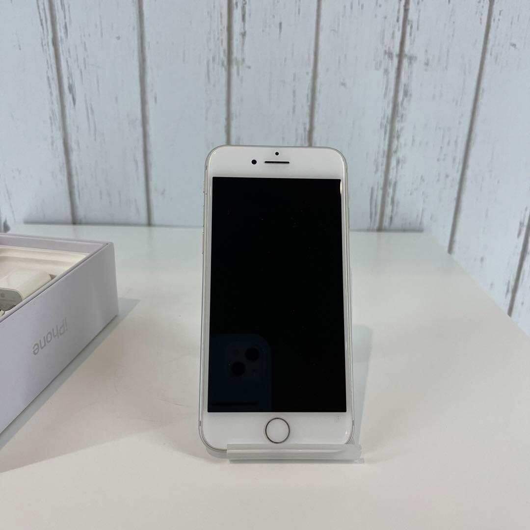 iPhone 8 シルバー 64 GB SIMフリー