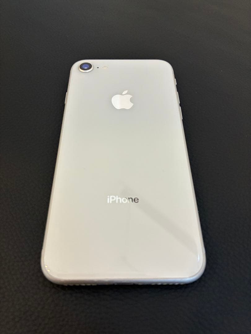 【美品】iPhone 8 シルバー　64GB