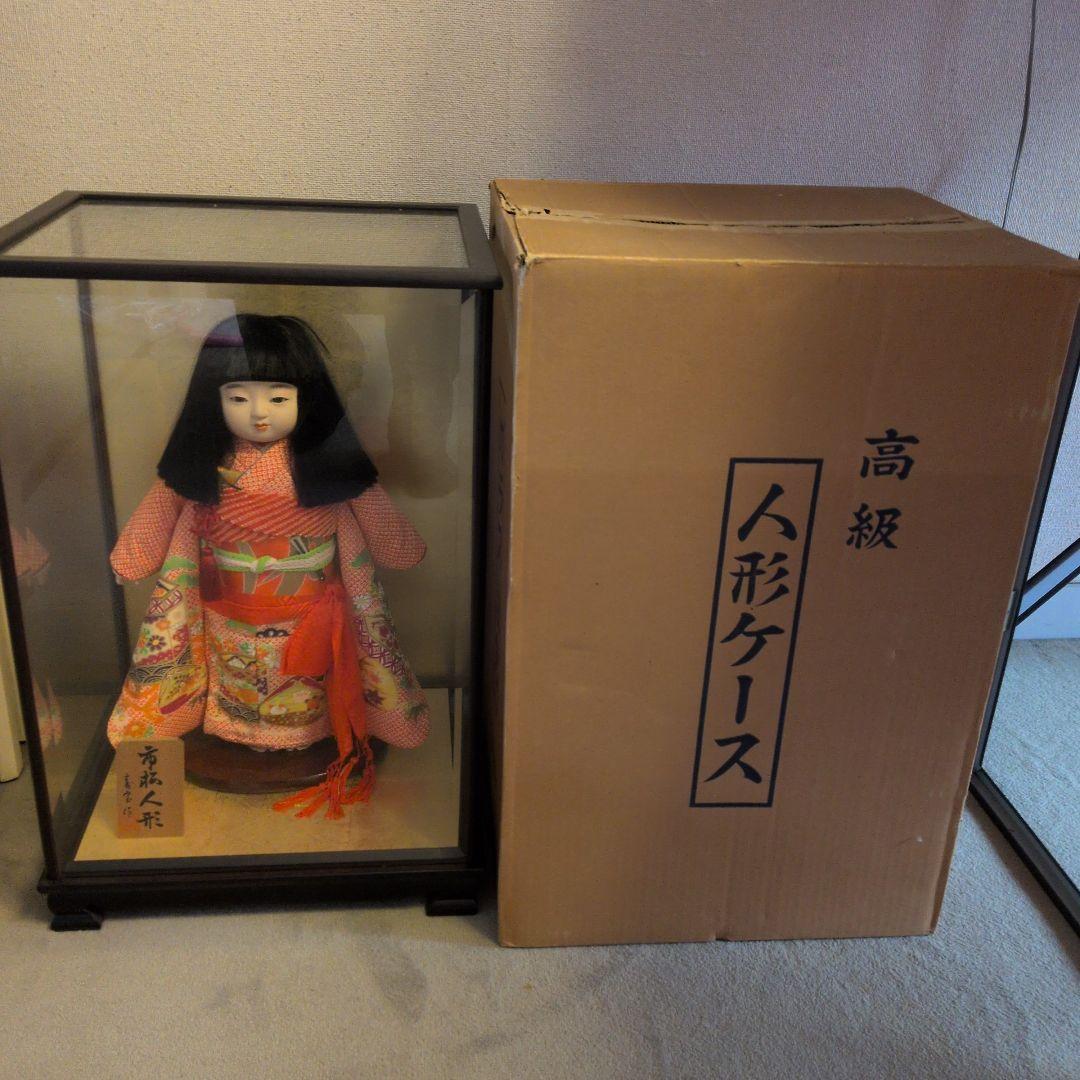 市松人形 伝統的な着物 ガラスケース付き