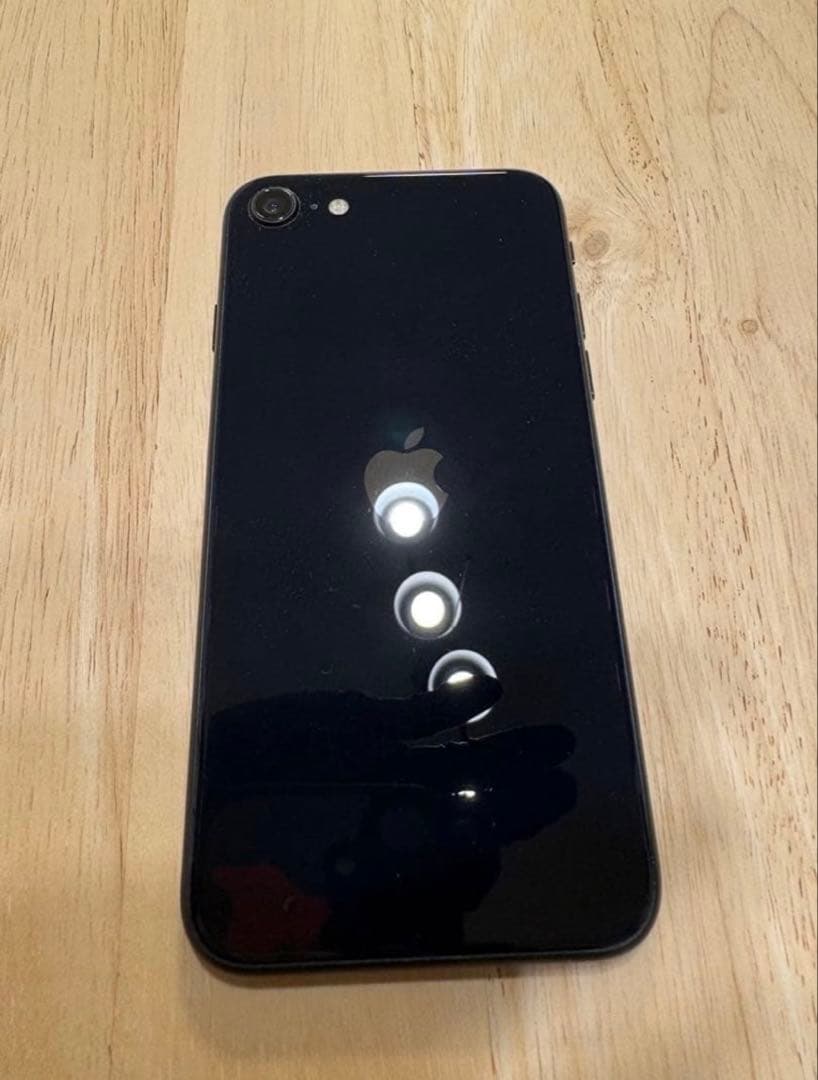 Apple iPhone SE (第3世代) ブラック 本体　週末セール