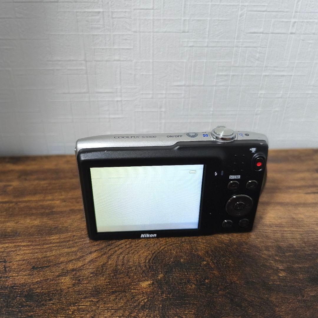 【美品・付属品完備】Nikon COOLPIX S3300 シルバー