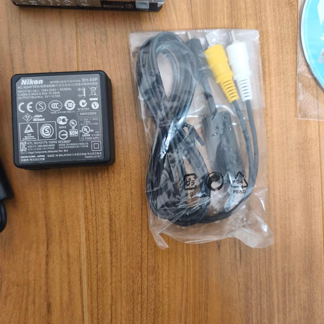 【美品・付属品完備】Nikon COOLPIX S3300 シルバー