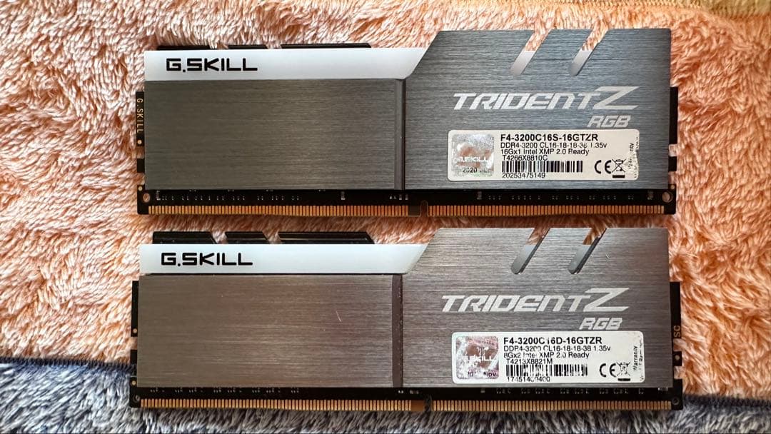 メモリー G.SKILL TRIDENT Z RGB 8GB 16GB 3200MHz