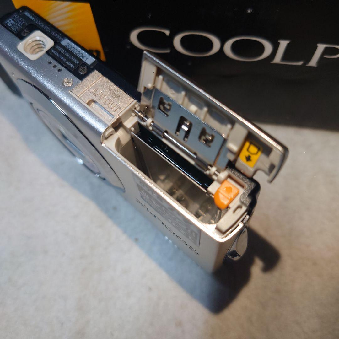 Nikon COOLPIX S3000・12.0メガピクセル デジタルカメラ