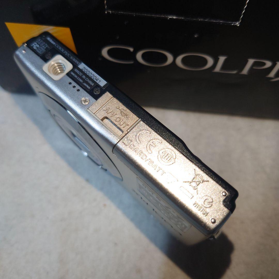 Nikon COOLPIX S3000・12.0メガピクセル デジタルカメラ