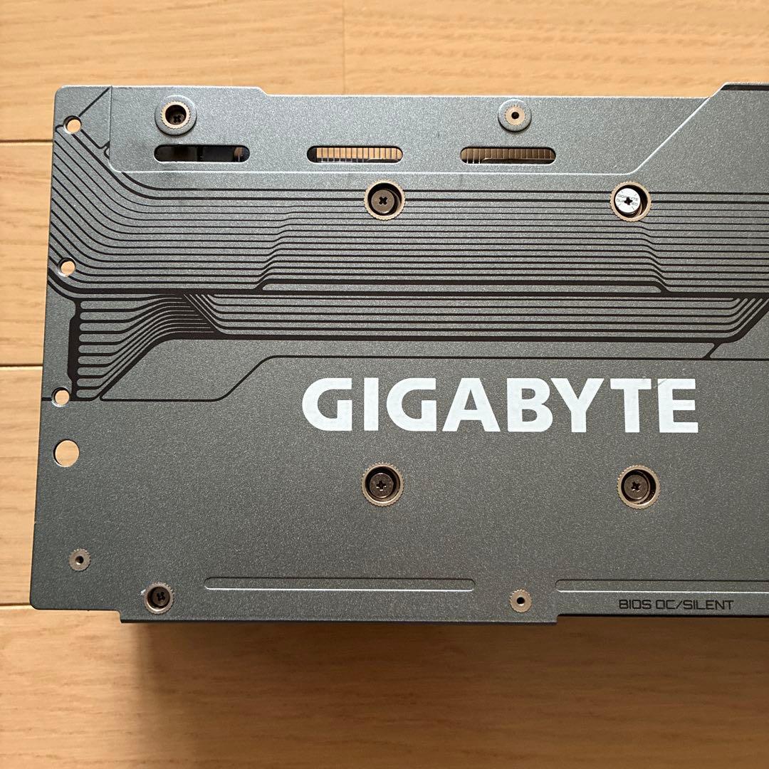gigabyte RTX 4090 ヒートシンク　ファン　バックプレート　LED