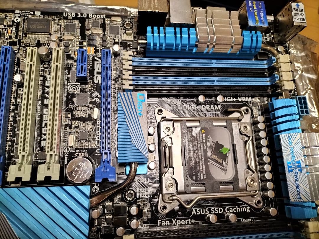 ASUS P9X79 DELUXE マザーボード未使用 箱完品