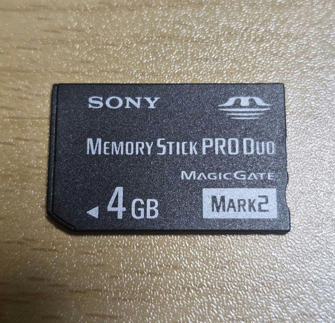 セール中 希少品 MemoryStick Pro Duo カードリーダーケース付