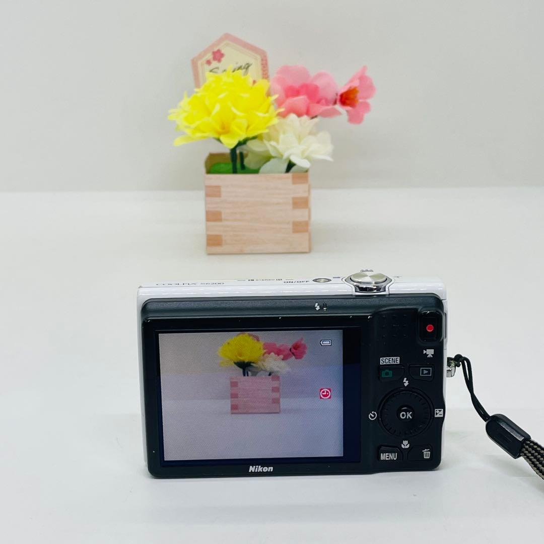 ★美品★ Nikon コンパクトデジタルカメ　COOLPIX S6200 訳あり