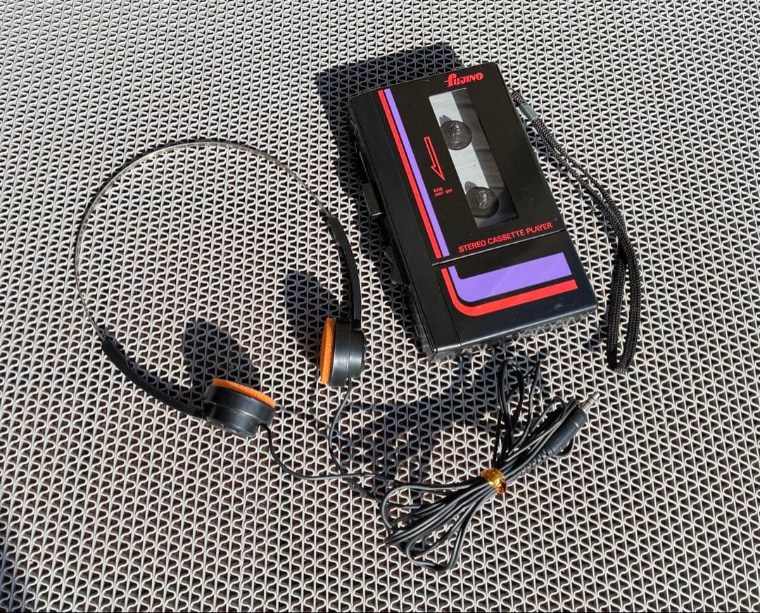 動作品 fujino MODEL F-1 カセットプレーヤー　ヘッドホン付属です