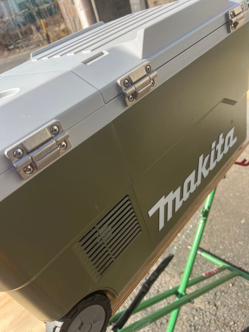 使用回数少 Makita 冷温庫 CW001G 20L