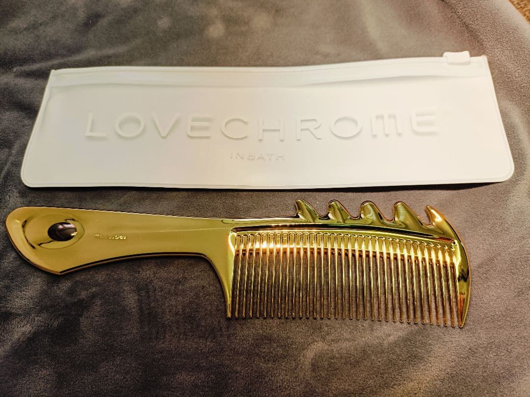 新品　LOVECHROME スカルプカッサ ゴールドヘアコーム ケース付き