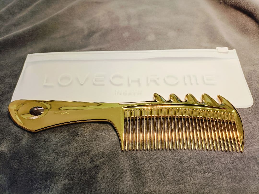 新品　LOVECHROME スカルプカッサ ゴールドヘアコーム ケース付き
