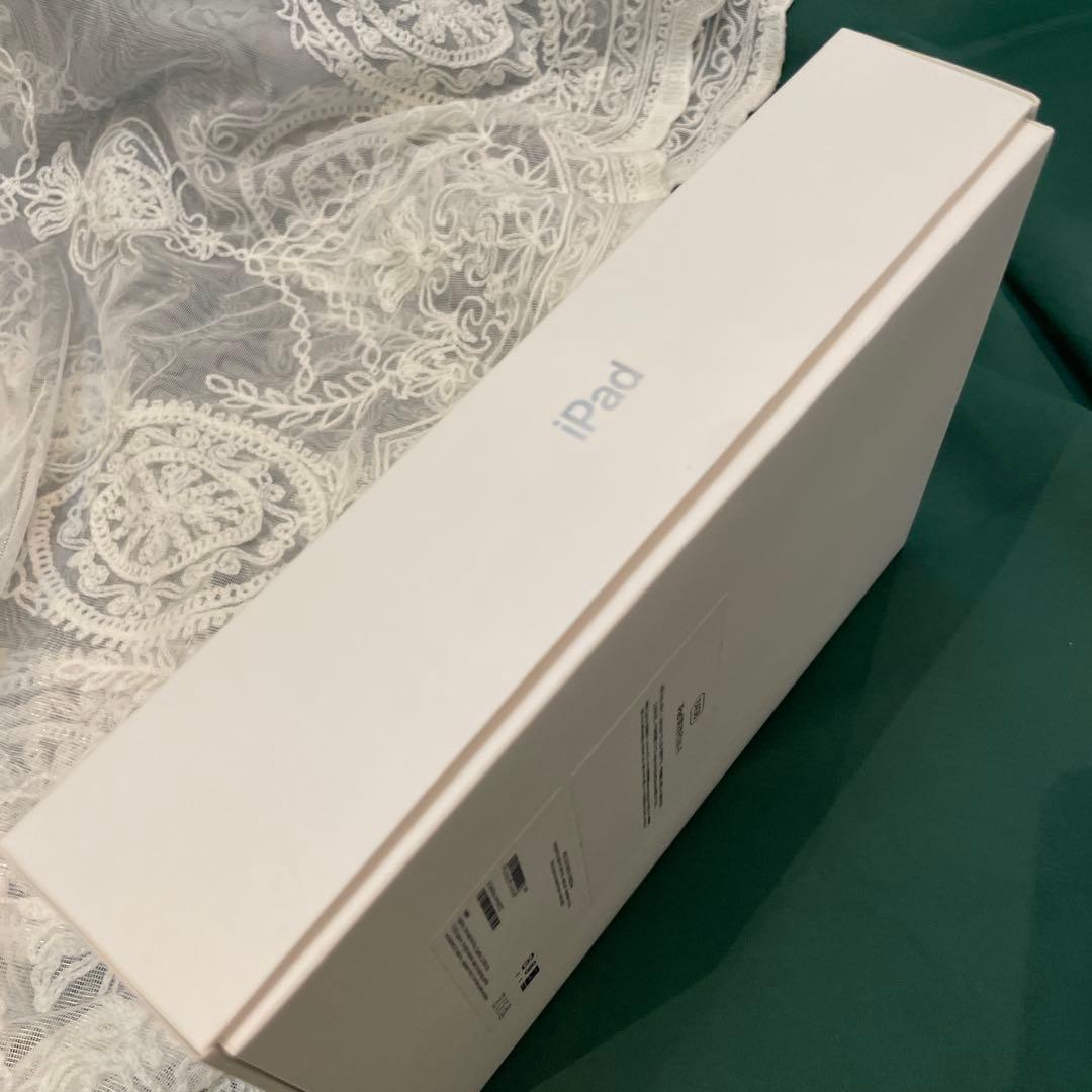 【ほぼ未使用】iPad 第9世代 64GB 箱・付属品完備 美品