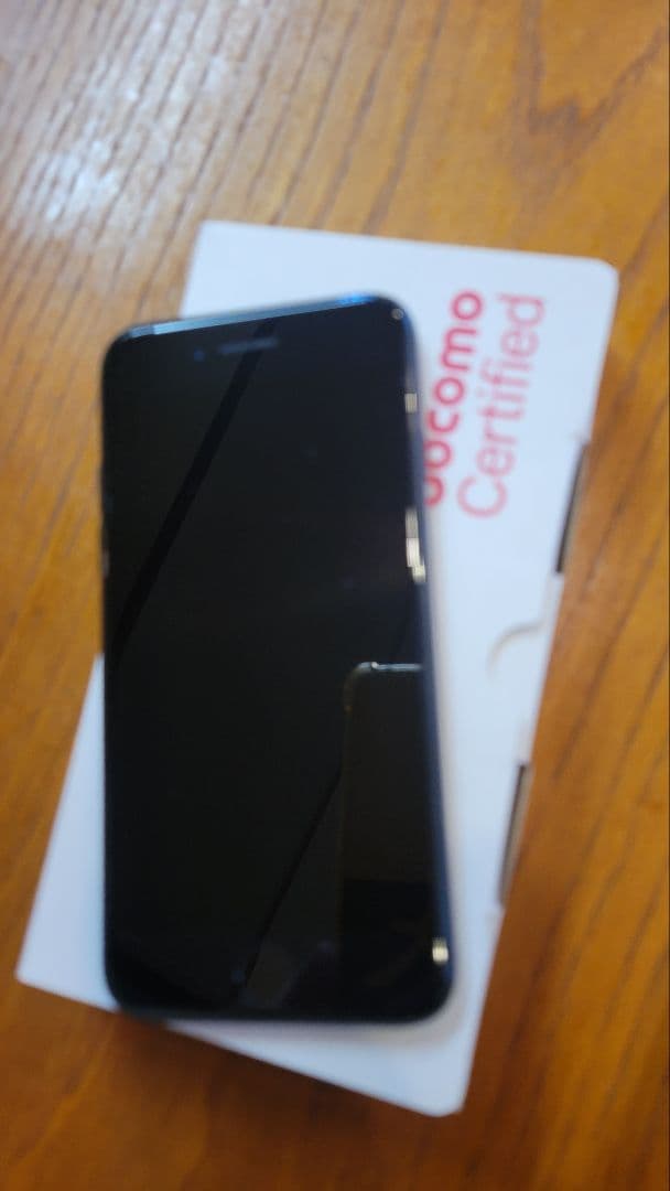 美品　iPhone SE3 ブラック64GB ドコモ整備品　83%