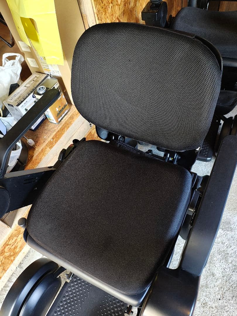 WHILL Model C2 電動車椅子 レッド