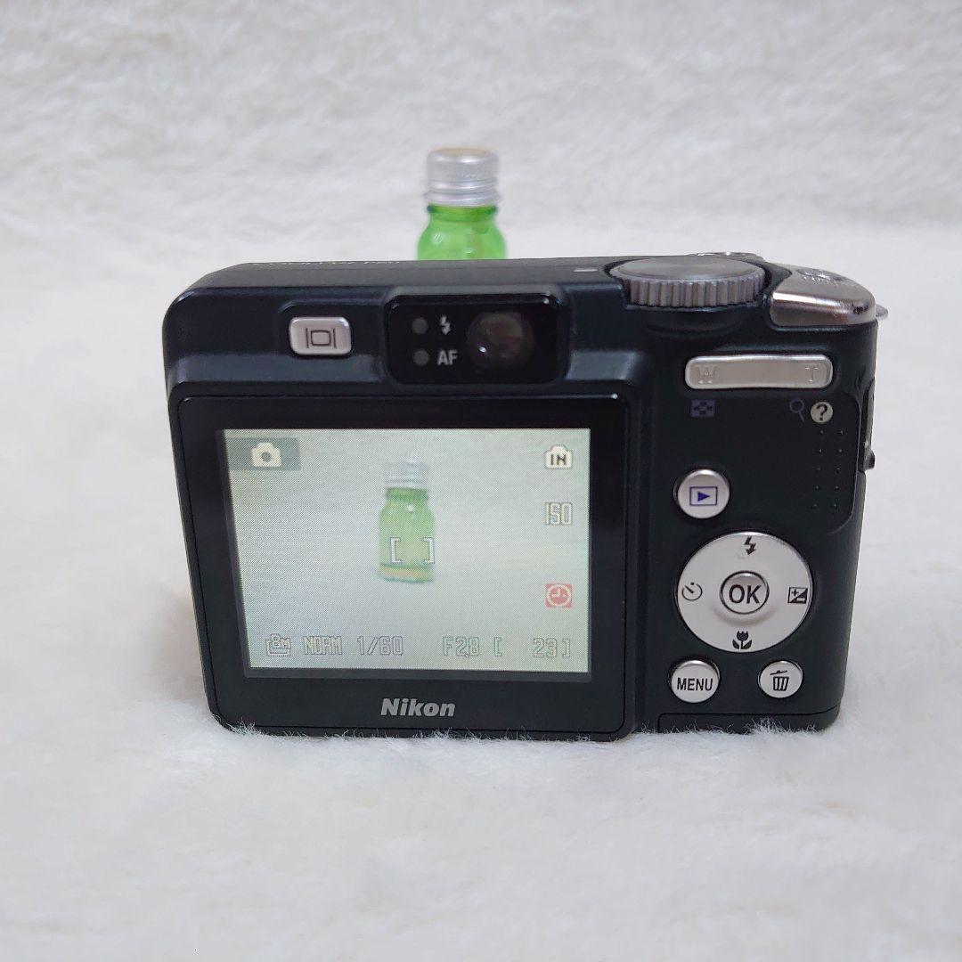 ✨美品✨Nikon COOLPIX P50 ブラック 単3電池駆動 デジカメ
