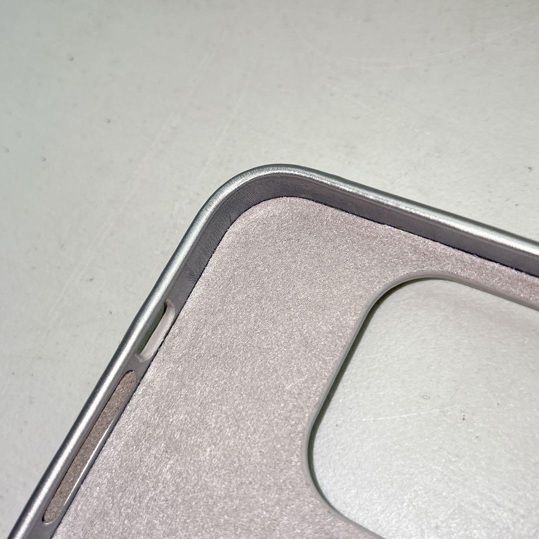 iPhoneアクセサリー Urban The Puffer Case chrome 16Pro