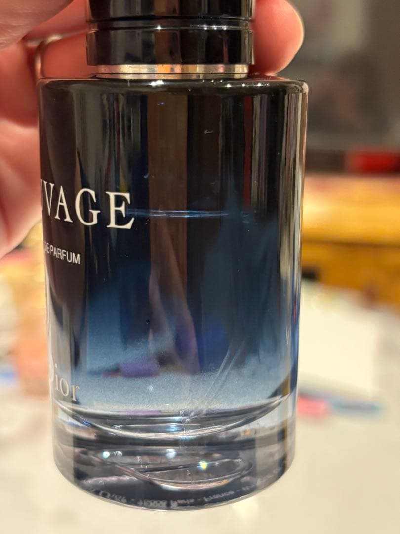 7000円　定価15400円　60ml ソヴァージュ　オードゥパルファン残量7割