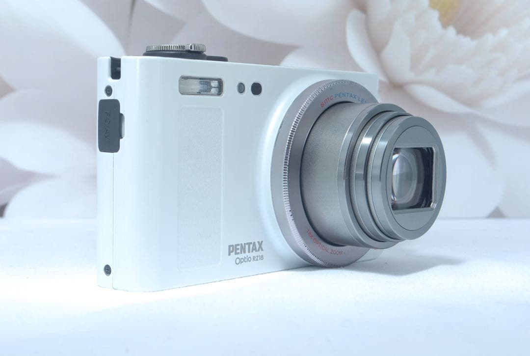 美品✨PENTAX 人気 ホワイト 可愛い コンデジ スマホ転送✨18倍ズーム✨