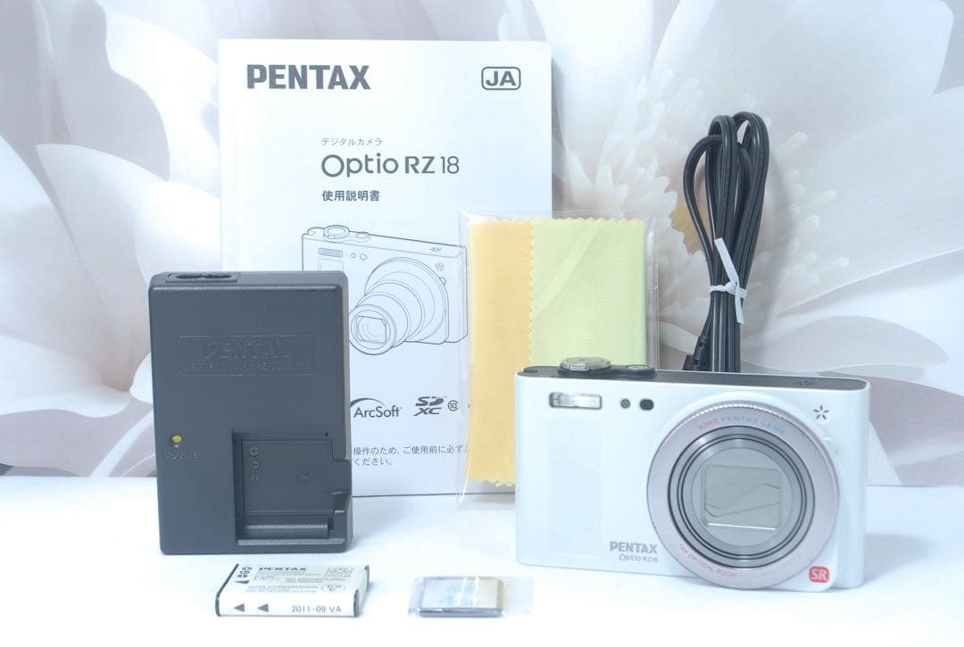 美品✨PENTAX 人気 ホワイト 可愛い コンデジ スマホ転送✨18倍ズーム✨