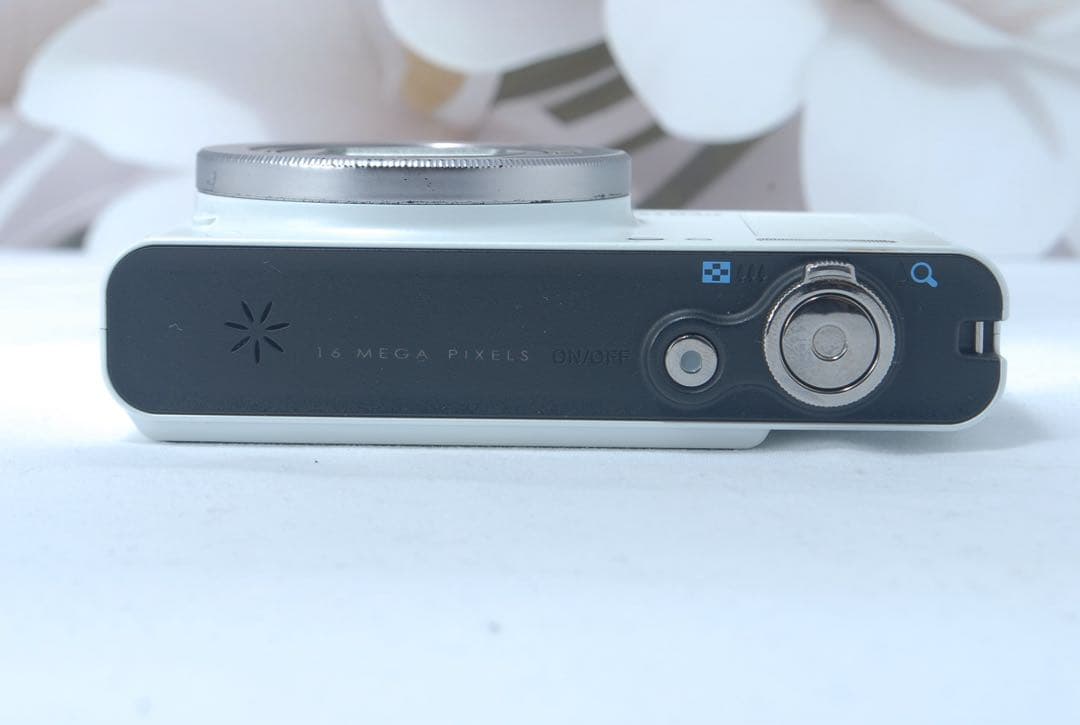 美品✨PENTAX 人気 ホワイト 可愛い コンデジ スマホ転送✨18倍ズーム✨