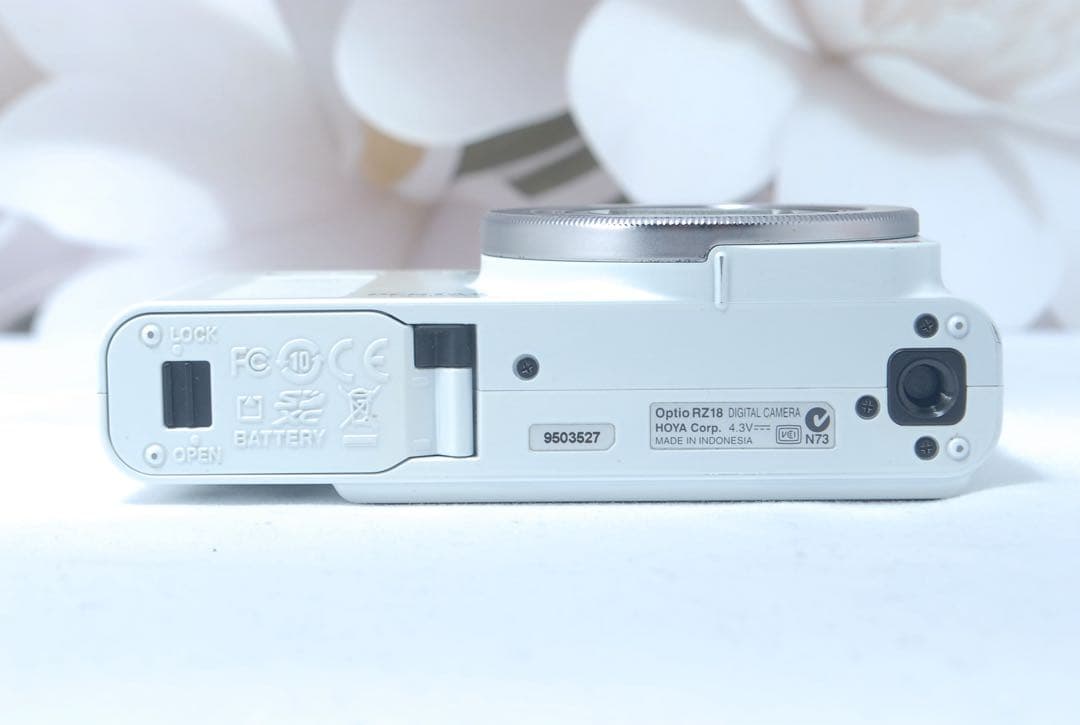 美品✨PENTAX 人気 ホワイト 可愛い コンデジ スマホ転送✨18倍ズーム✨