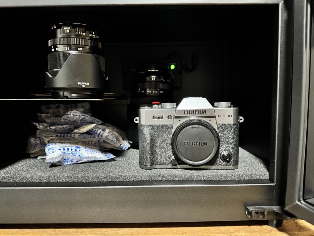 Fujifilm X-T30 ミラーレスカメラ　Ｗズームレンズ　すぐ使えるセット