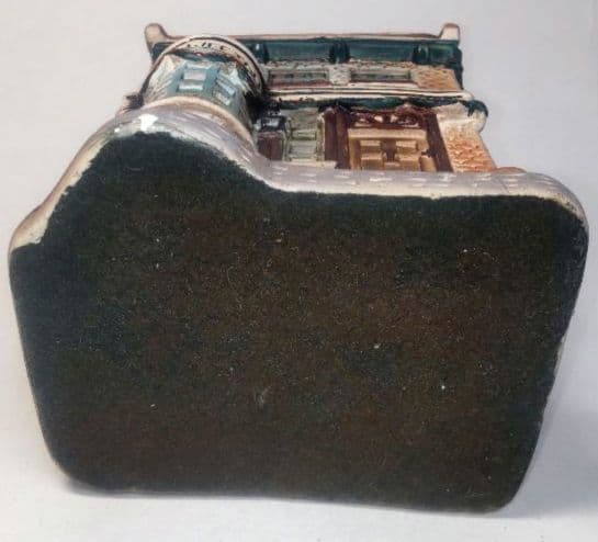 GEO WEETON WATCHMAKER 陶器製建物