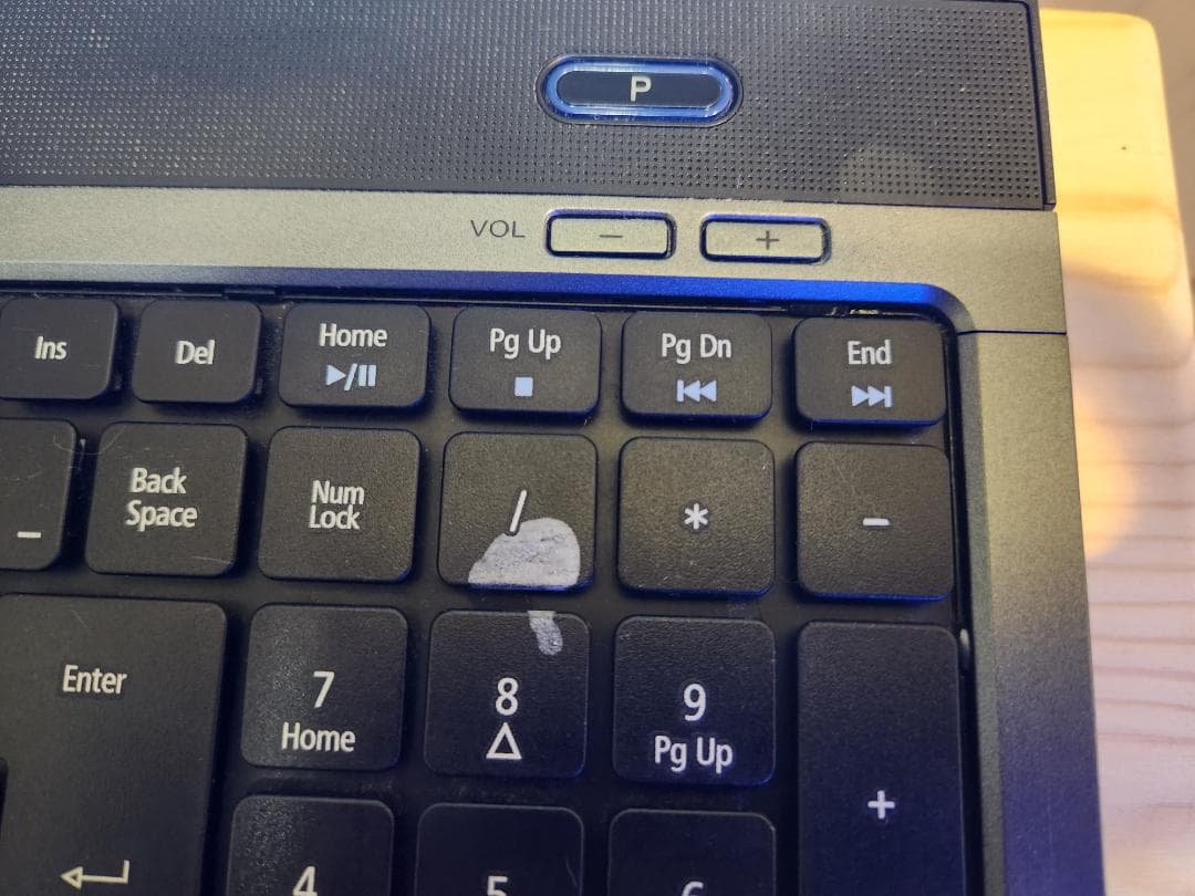 Acer Aspire 5542-M23 SSD換装　メモリ追加