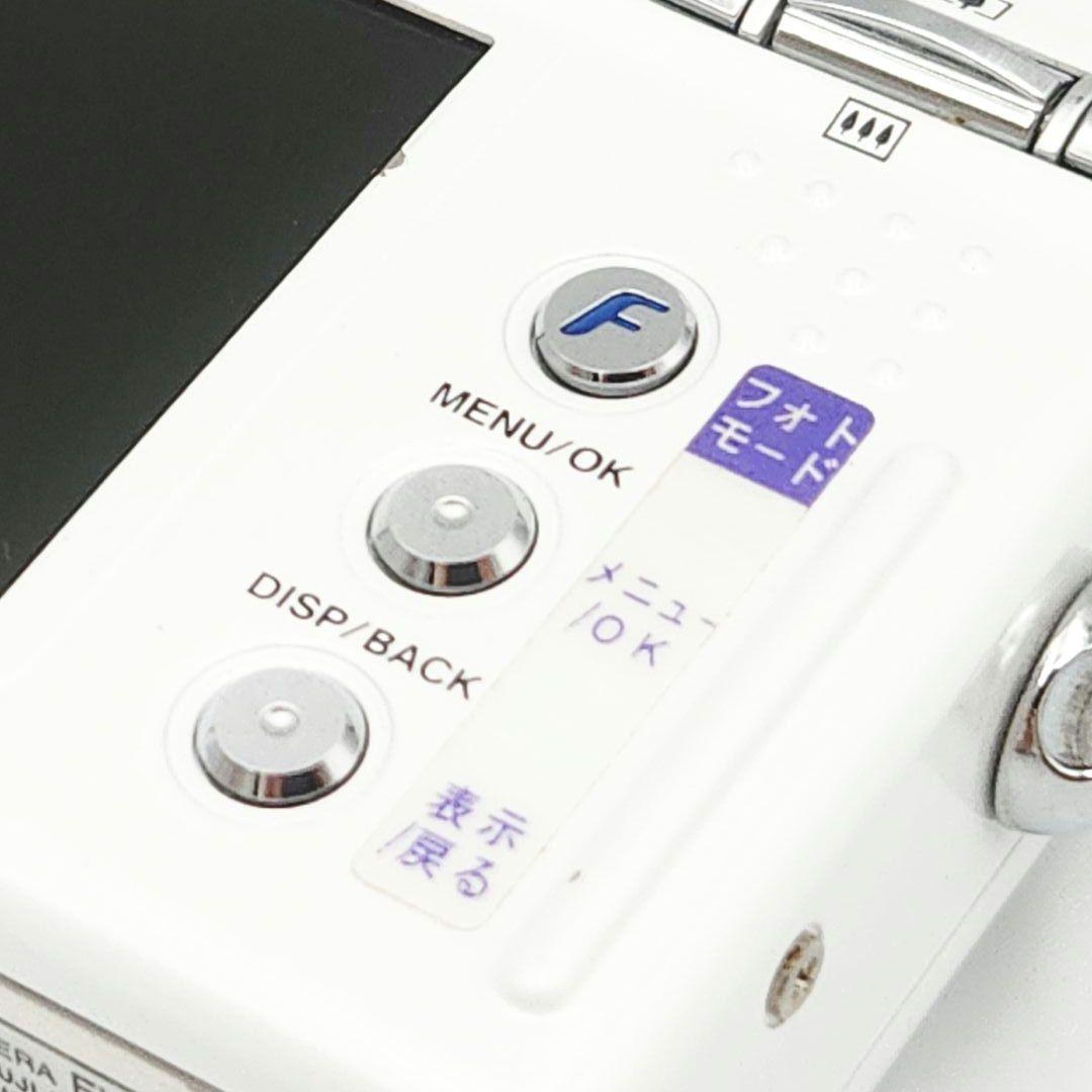 FUJIFILM FinePix F440 コンパクトデジタルカメラ ホワイト
