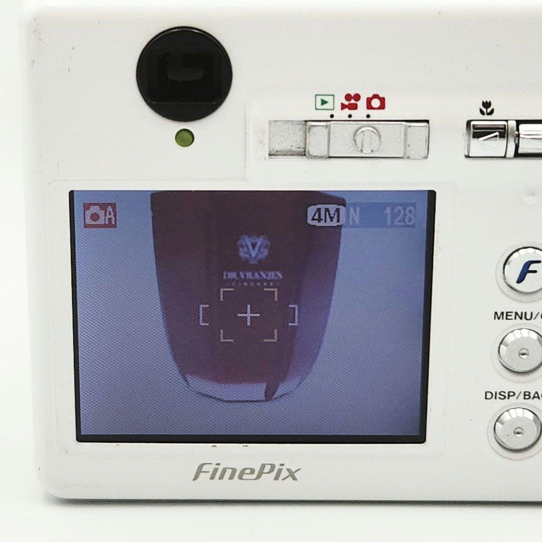FUJIFILM FinePix F440 コンパクトデジタルカメラ ホワイト