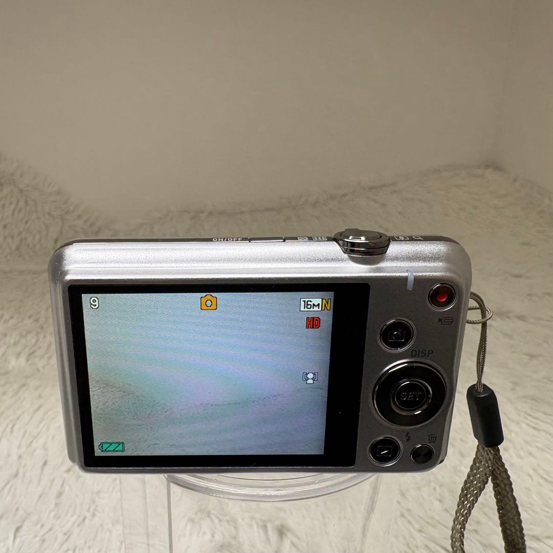 美品　CASIO カメラ　エクシリムEX-ZS28 充電器　箱　コンデジ　可動