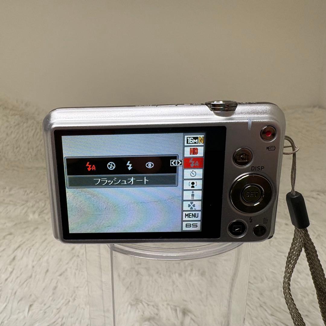 美品　CASIO カメラ　エクシリムEX-ZS28 充電器　箱　コンデジ　可動