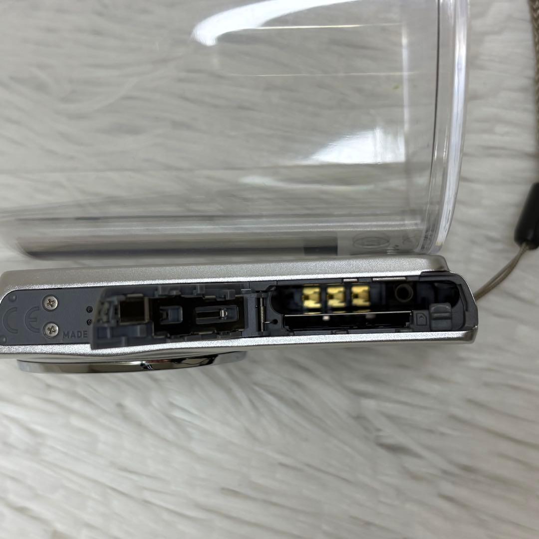 美品　CASIO カメラ　エクシリムEX-ZS28 充電器　箱　コンデジ　可動